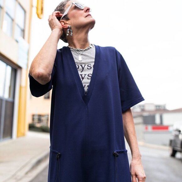 Poppyseed Classic Navy Emily V Neck Adjustable Fit A Line Maternity Midi Dress - Picture 5 of 7